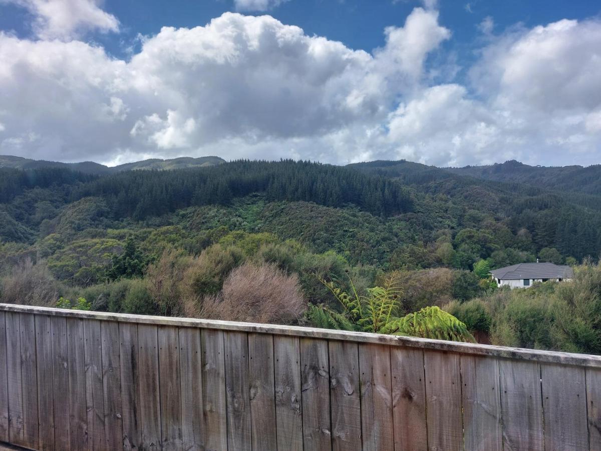 A Comfortable Room In Upper Hutt With Views - Homestay Exterior photo