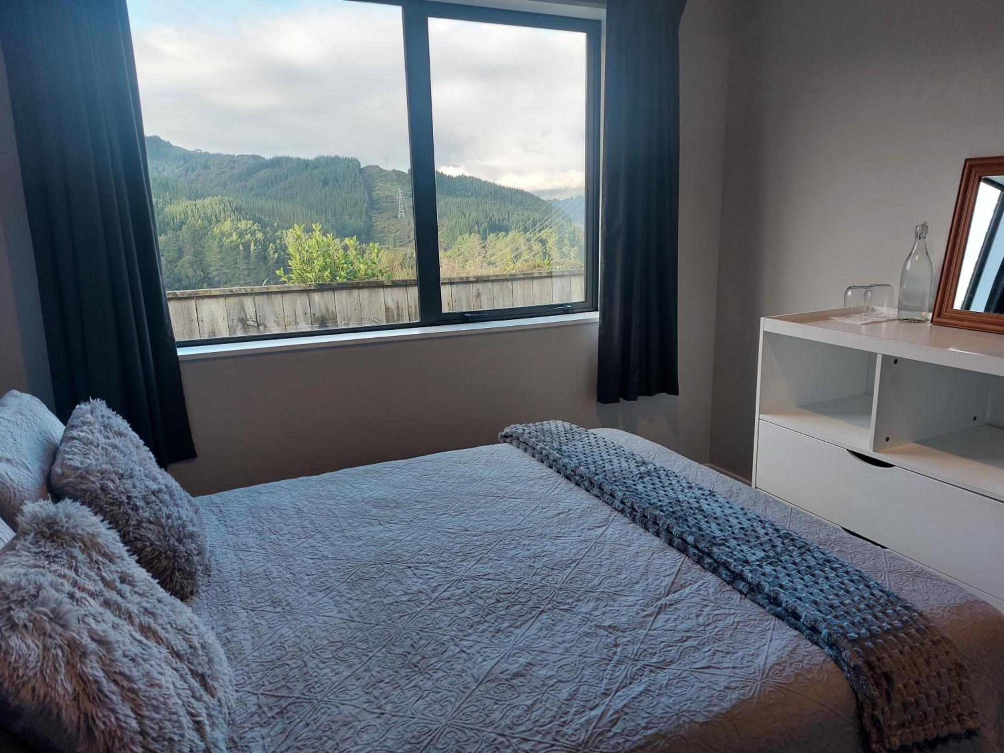 A Comfortable Room In Upper Hutt With Views - Homestay Exterior photo